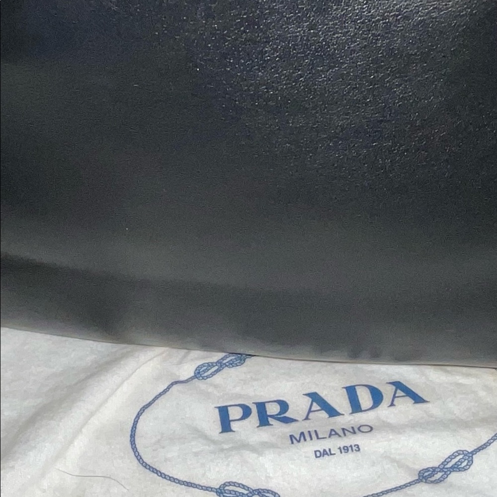 Sold - Vintage Prada purse with 2 zipper compartments - Picture 16 of 16